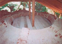 Das Mauerwerk des Gewölbes vom Hauptsaal mit Verstärkungsrippen für die Aufnahme des Sandsteinrings (Aufnahme 2006)